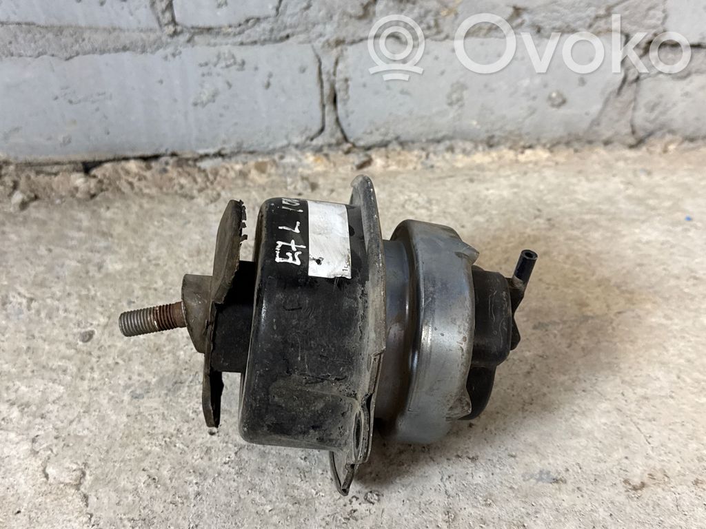 BMW X5 E70 Engine mount bracket 