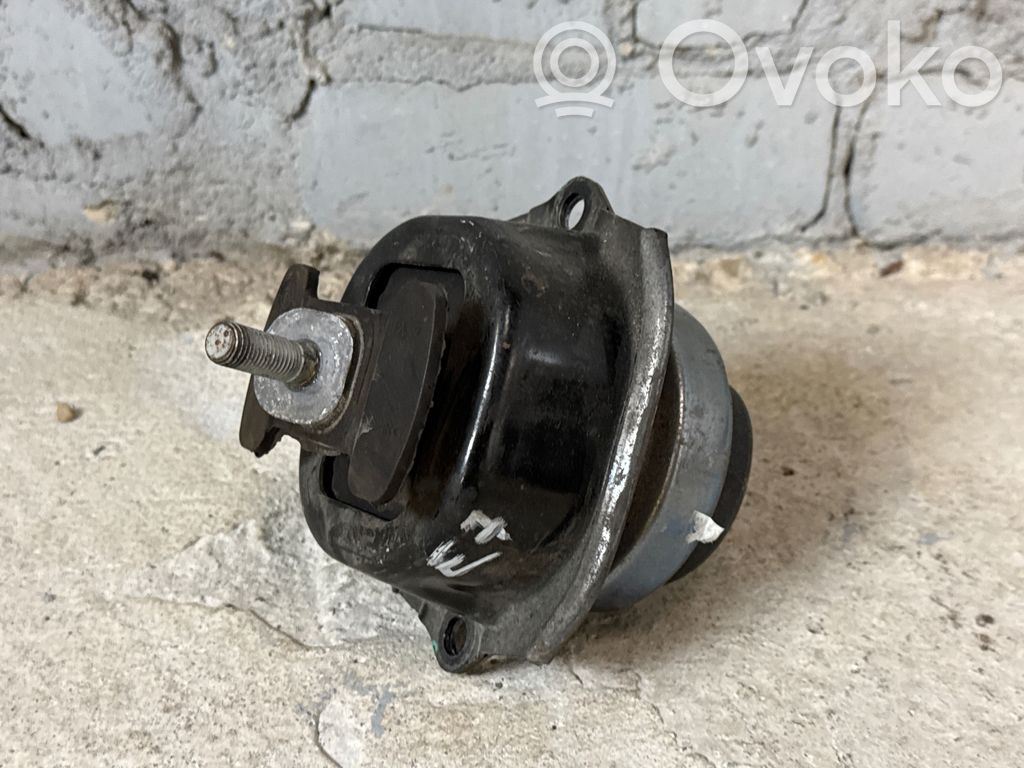 BMW X5 E70 Engine mount bracket 