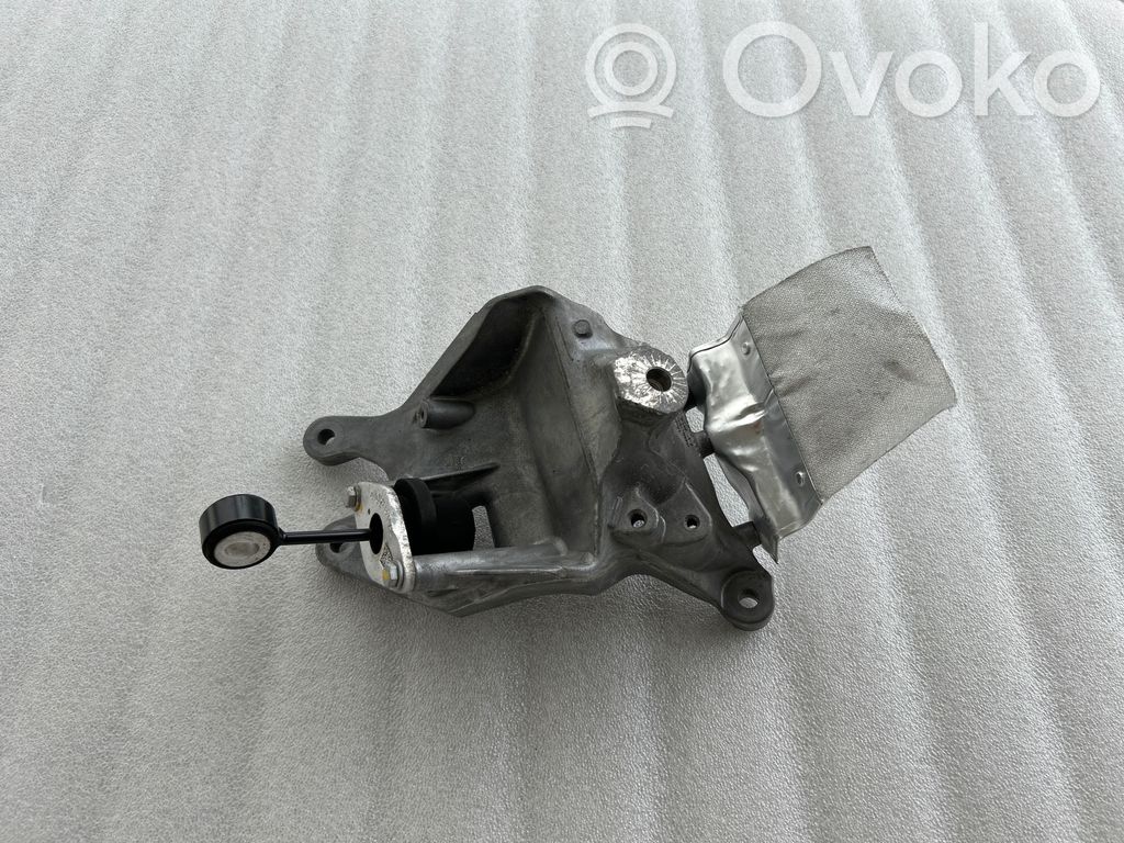 Audi Q8 Engine mounting bracket 