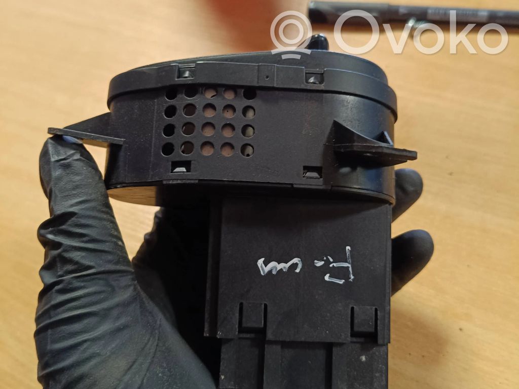 Ford Focus Light switch 