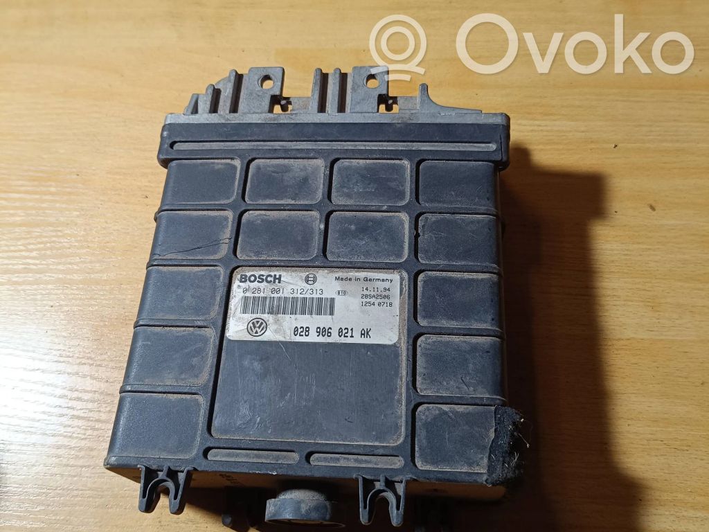 Volkswagen PASSAT B4 Engine control unit/module 