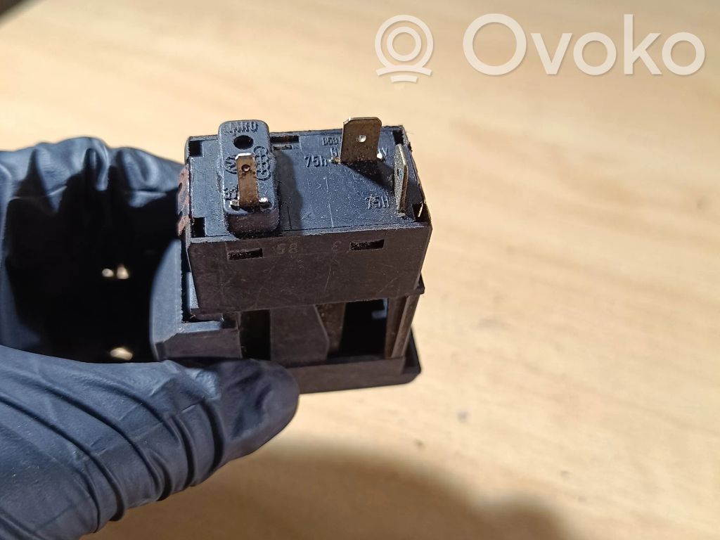 Windscreen/window heater switch   853941503