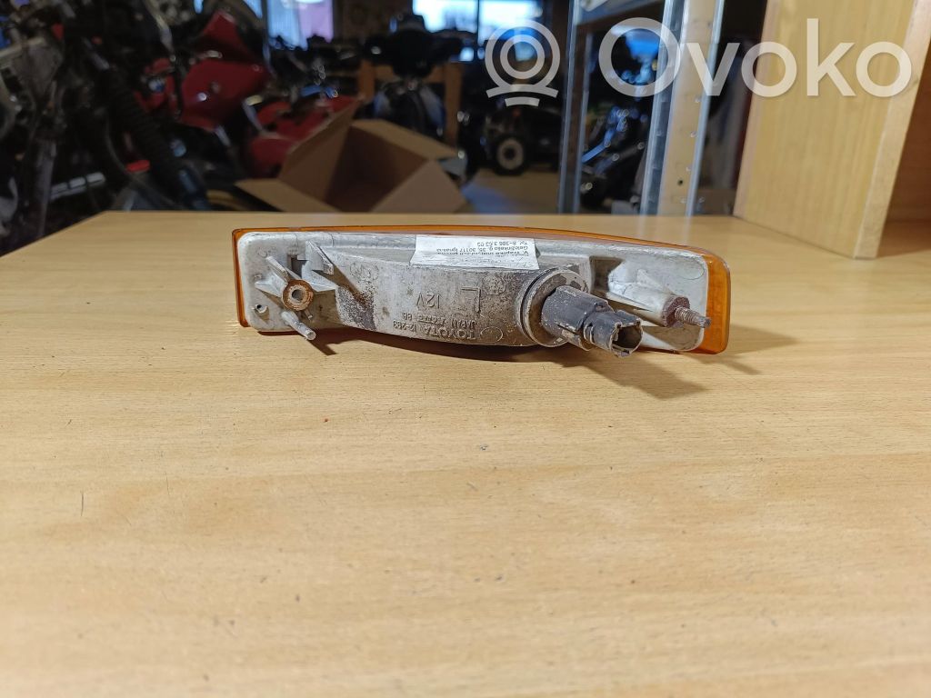 Toyota Corolla E90 Front indicator light 