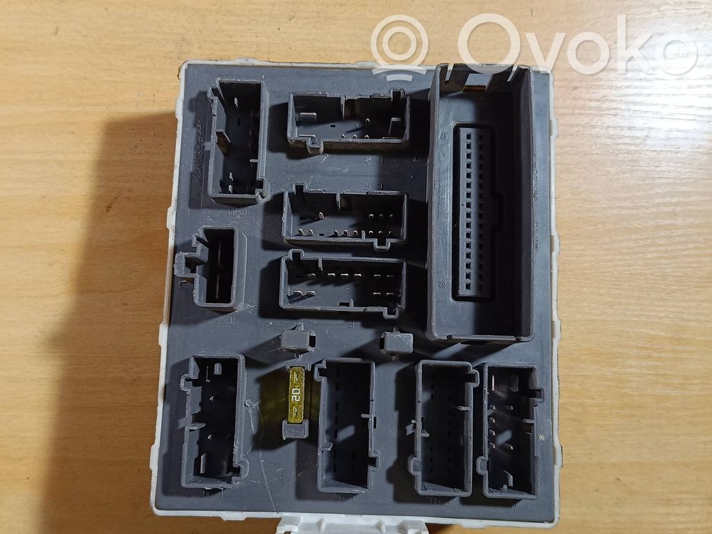 Блок предохранителей   2TIT14A073BDH