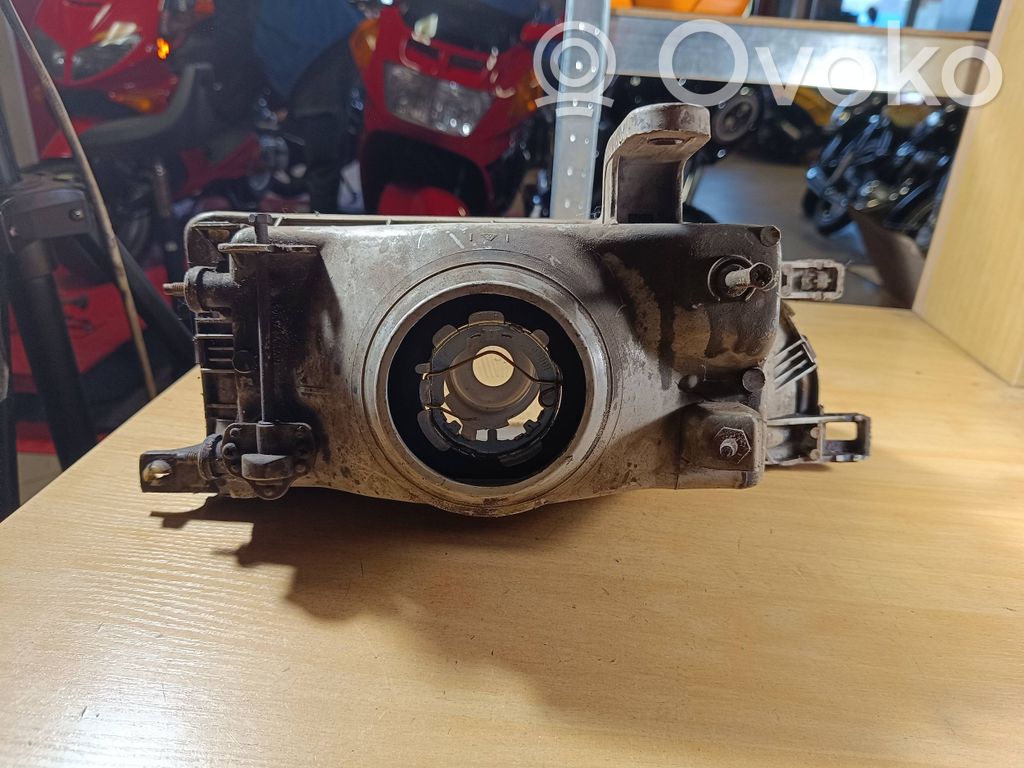 Toyota Corolla E90 Phare frontale 