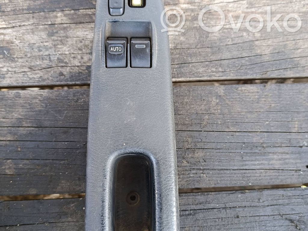 Toyota Corolla Verso AR10 Electric window control switch 