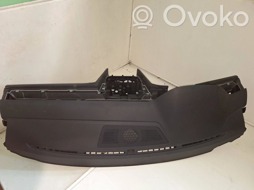 Volkswagen PASSAT B8 Deska rozdzielcza 