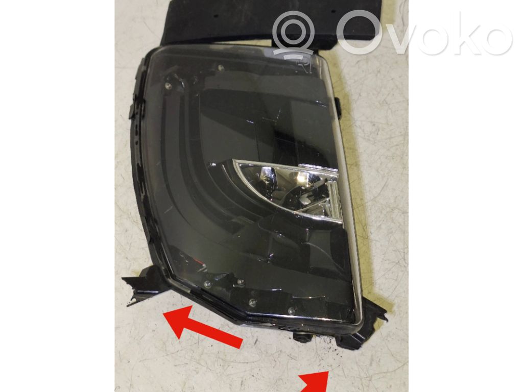 Tesla Model S Miglas lukturis priekšā 