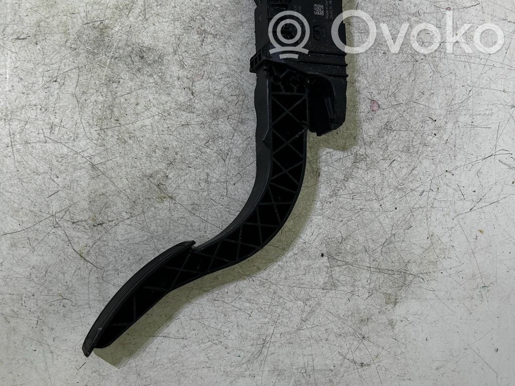 Tesla Model Y Gaspedal 