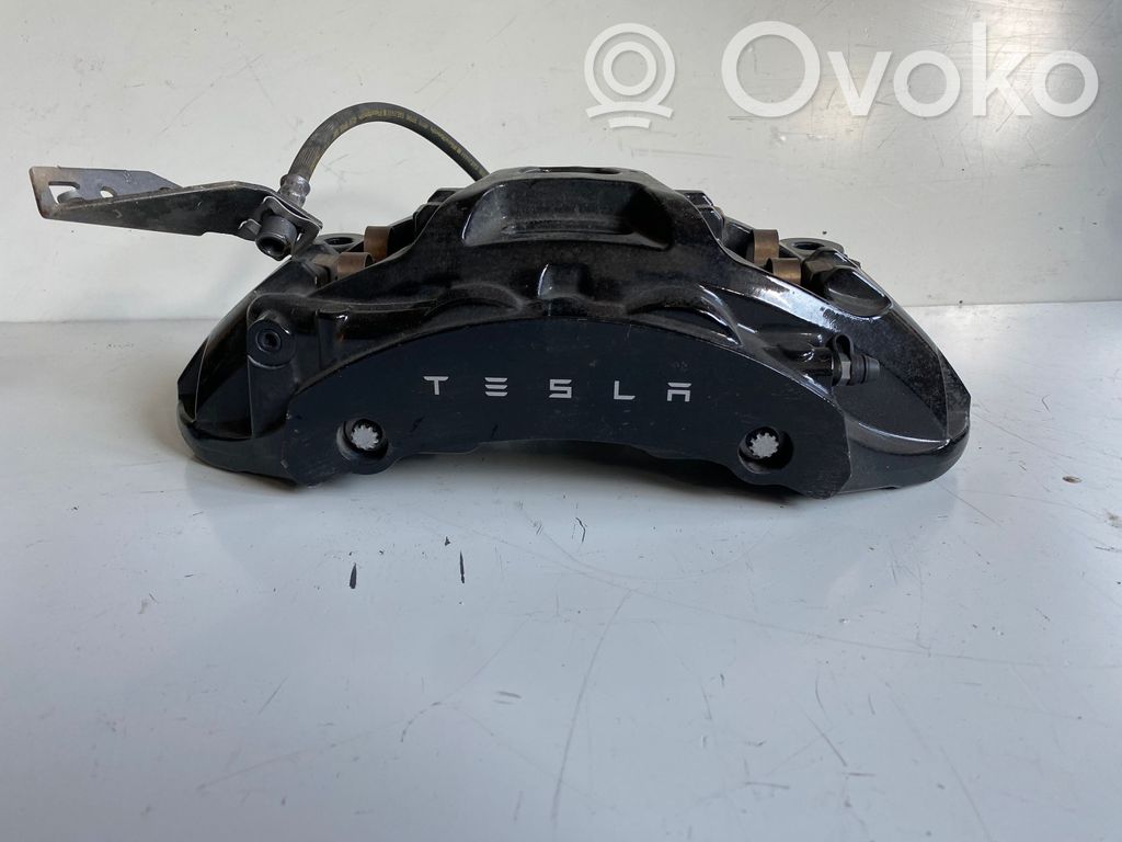 Tesla Model S Etujarrusatula 