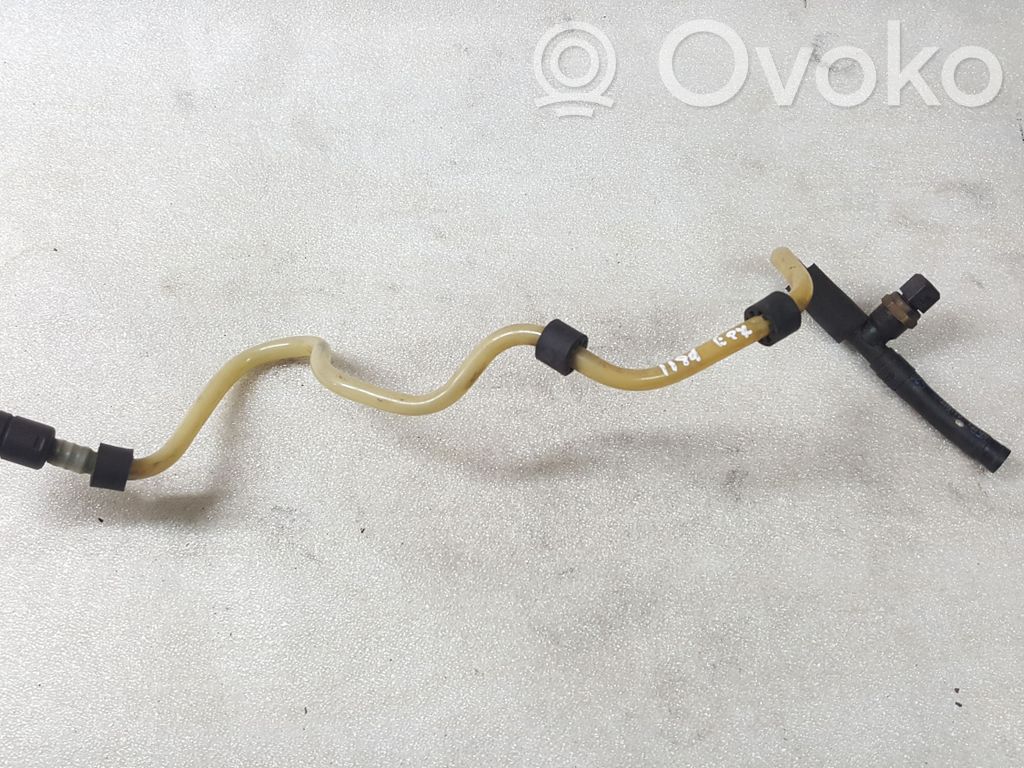 BMW 1 E81 E87 Polttoaineputki 