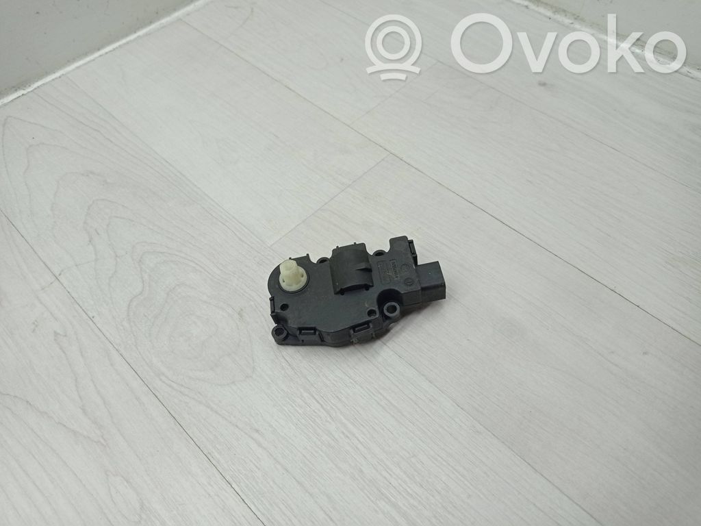 Audi A4 S4 B8 8K Silniczek nagrzewnicy 
