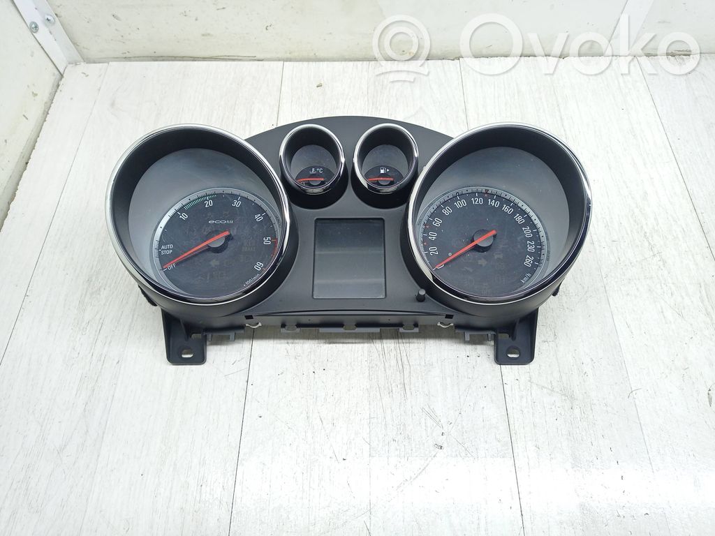 Opel Astra J Speedometer (instrument cluster) 