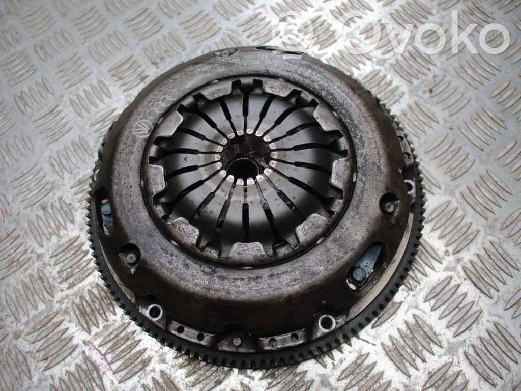Volkswagen Golf V Sankabos komplektas 