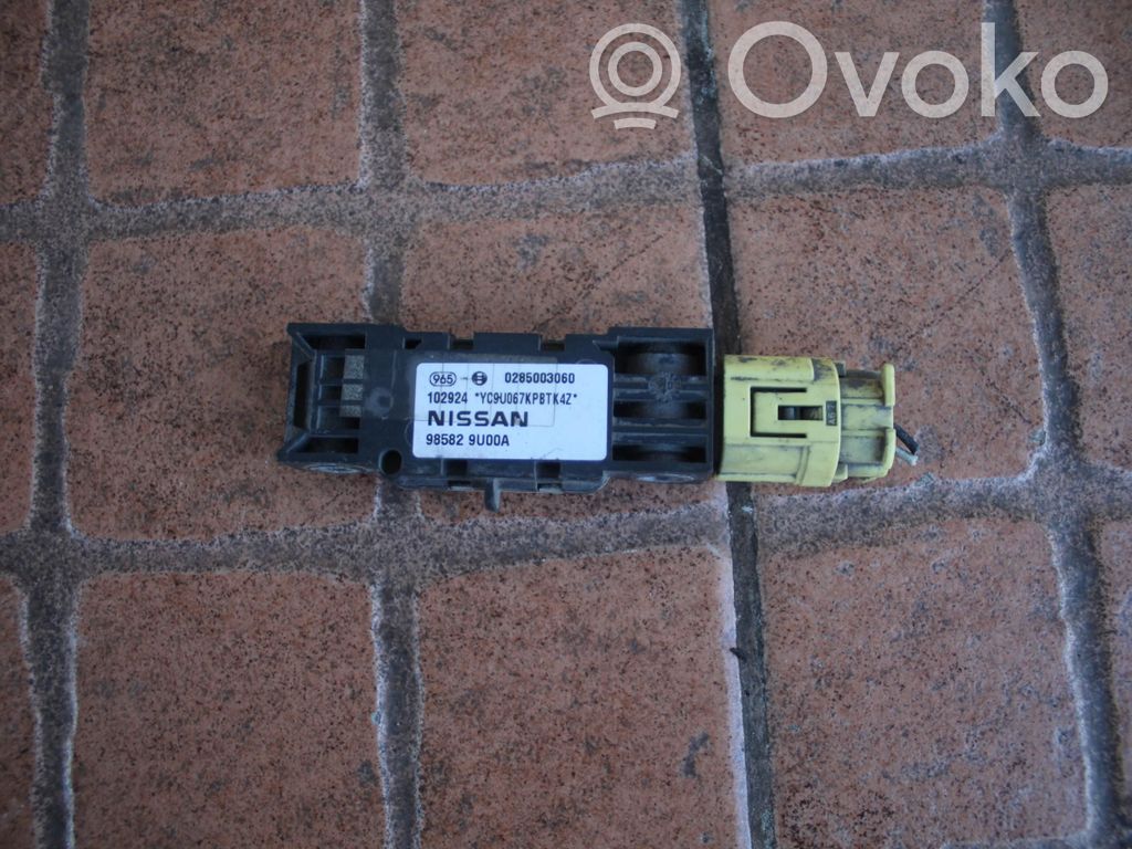 Nissan Note (E11) Airbagsensor Crashsensor Drucksensor 