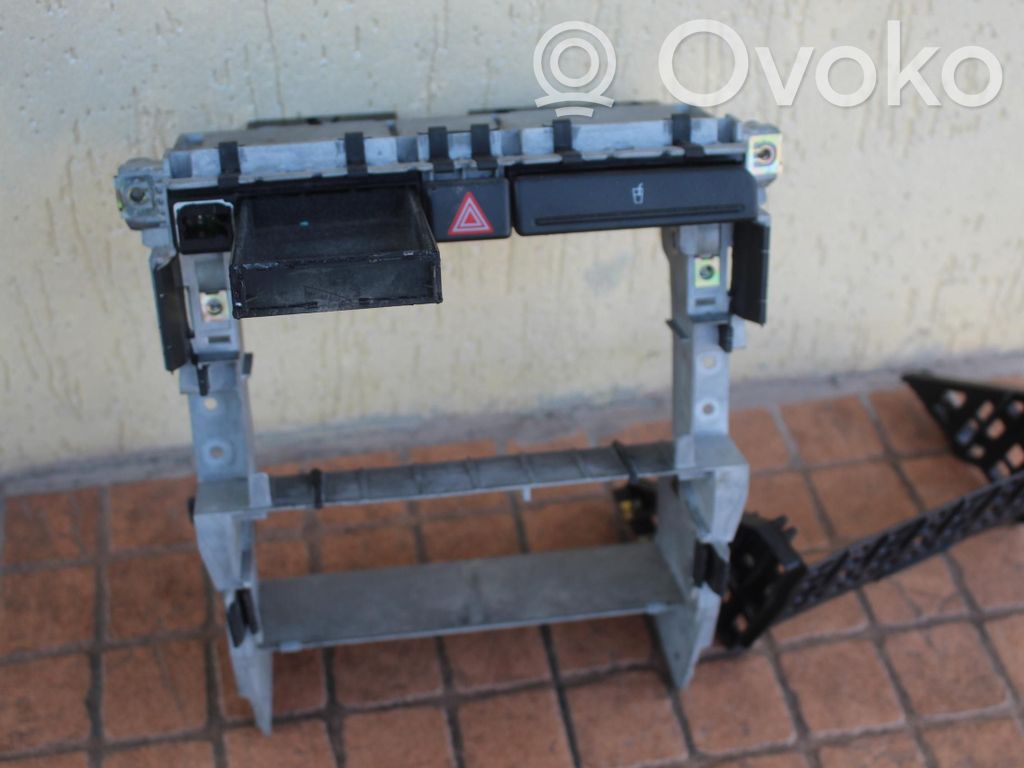 Audi A4 S4 B6 8E 8H Ramă centrală panou bord 