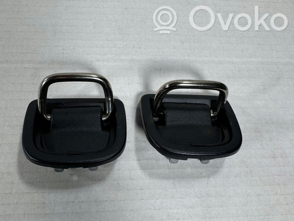Tie down hook / loop   8V0863503C