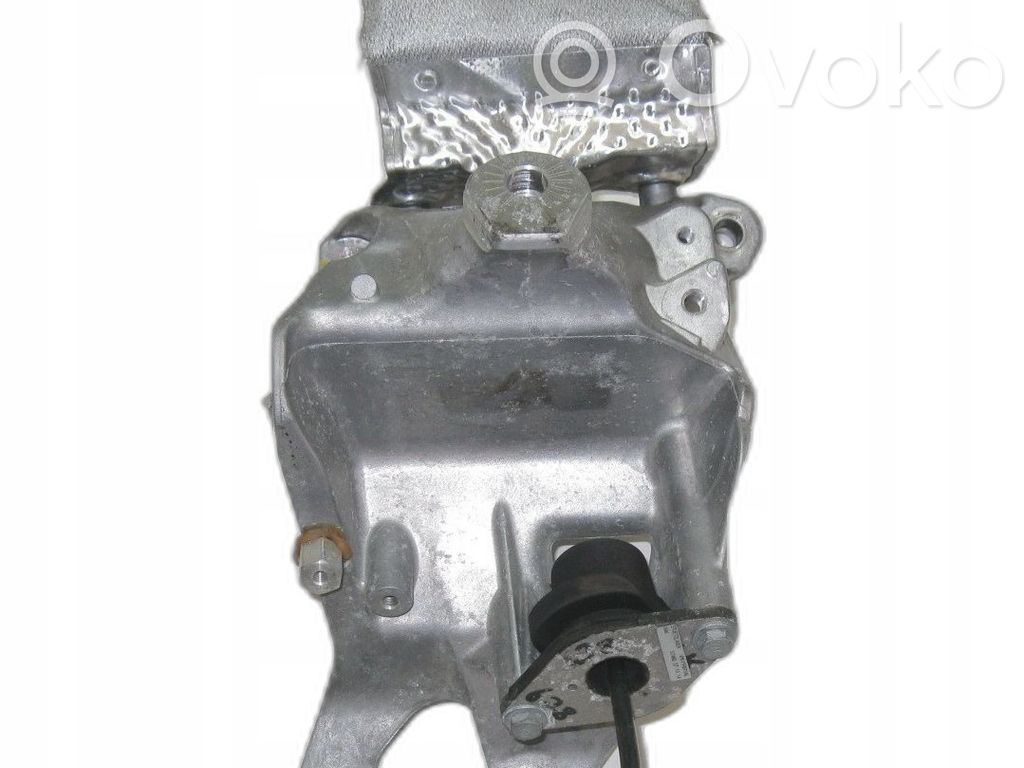 Audi A4 S4 B9 Engine mounting bracket 