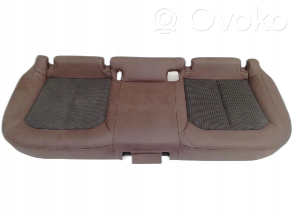Takaistuin   8V0885283