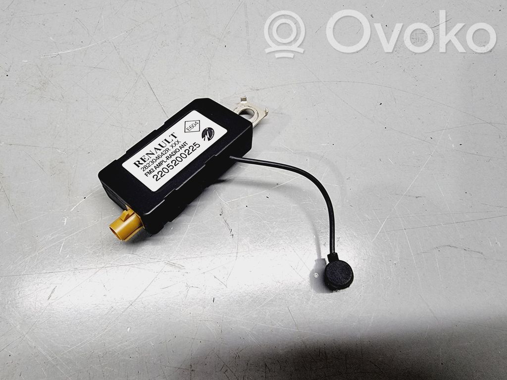 Renault Arkana Aerial antenna amplifier 
