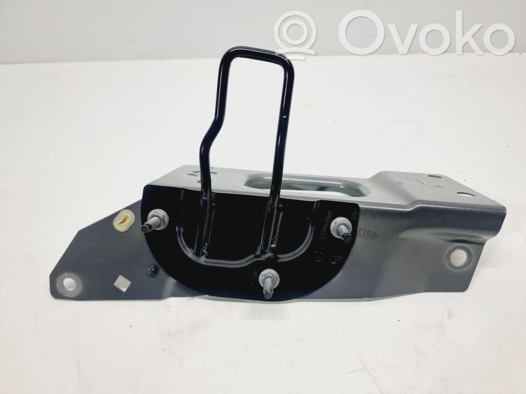Tie down hook / loop   9816479380