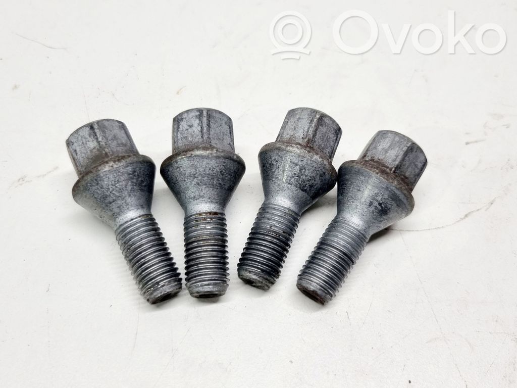 Nissan Qashqai J12 Tuercas/tornillos 