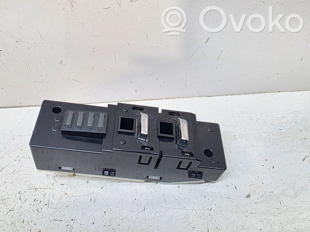 Peugeot 5008 II Climate control unit 