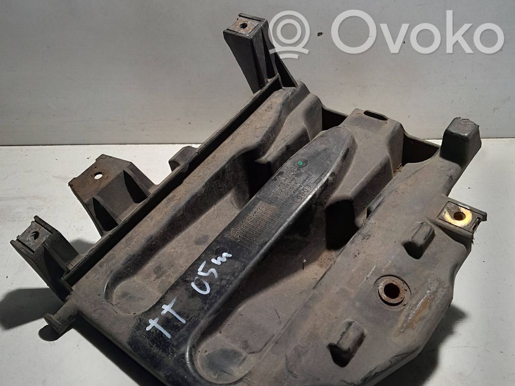 Audi TT Mk1 Akumuliatoriaus dėžė 