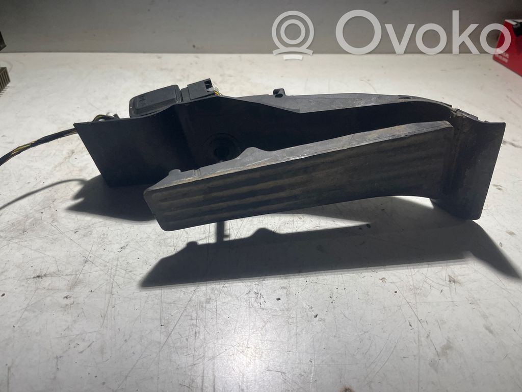 BMW 5 E39 Akceleratoriaus pedalas 