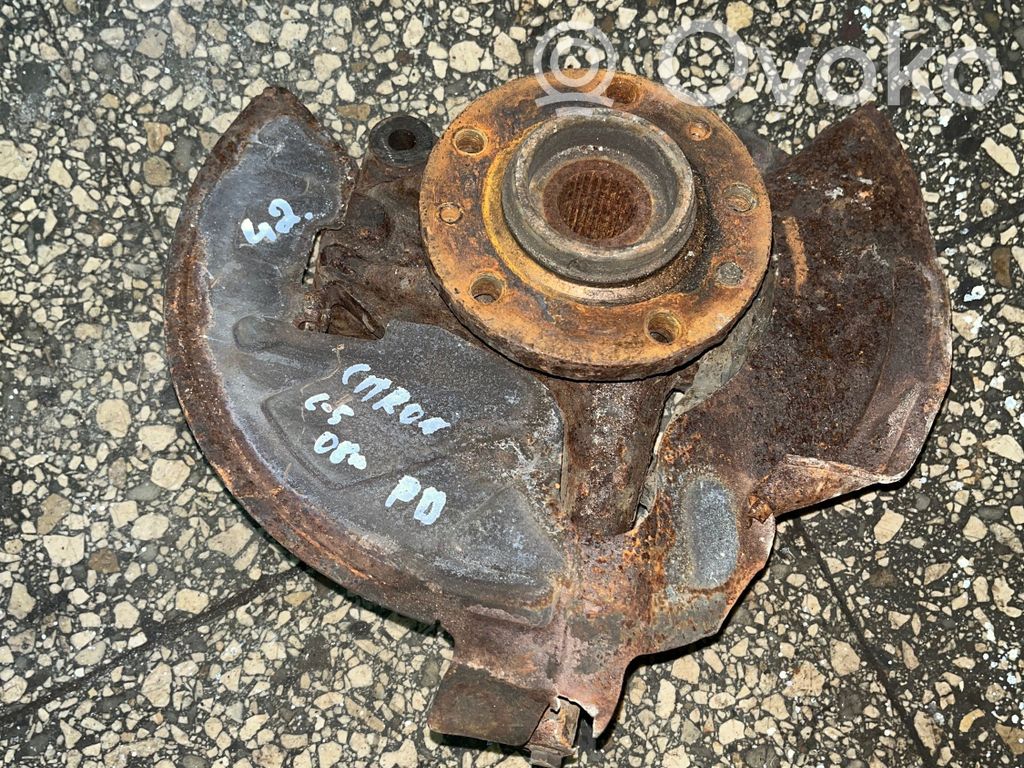 Front wheel hub