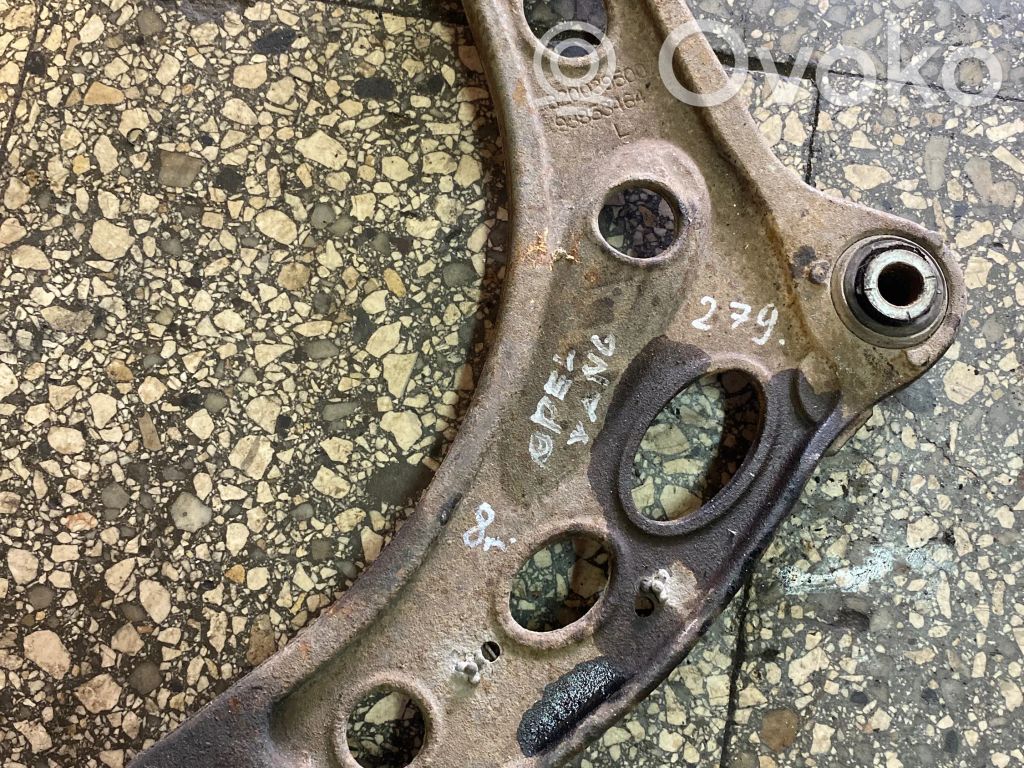 Opel Vivaro Dolny wahacz przedni 