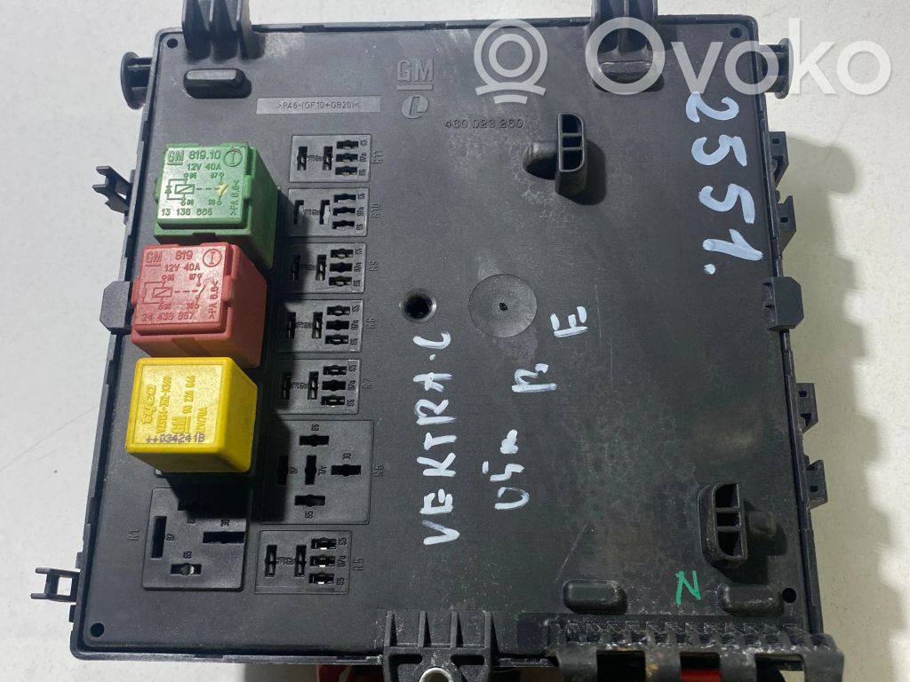 Opel Vectra C Ramka / Moduł bezpieczników 