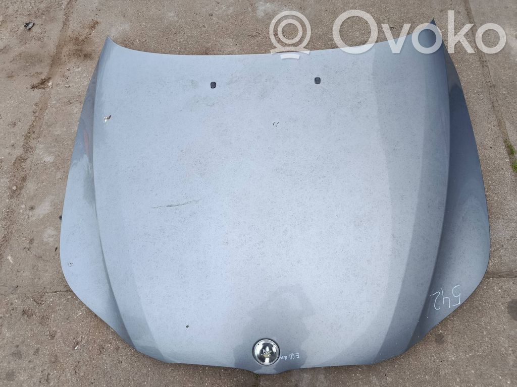 Couvercle, capot moteur