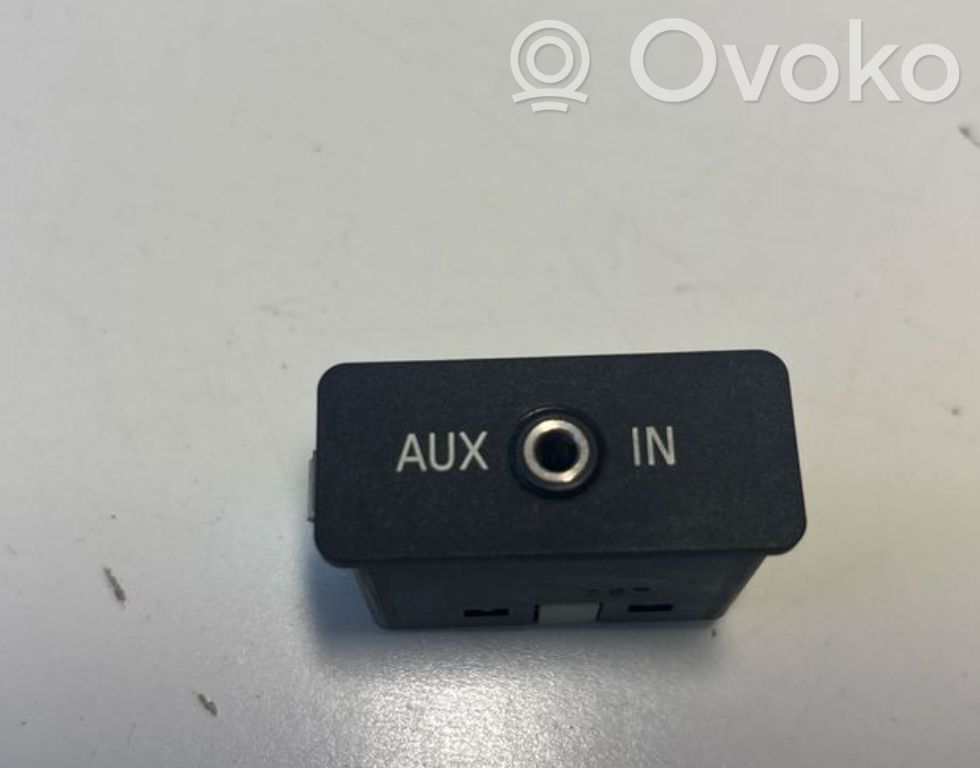 AUX-Anschluss   6986791