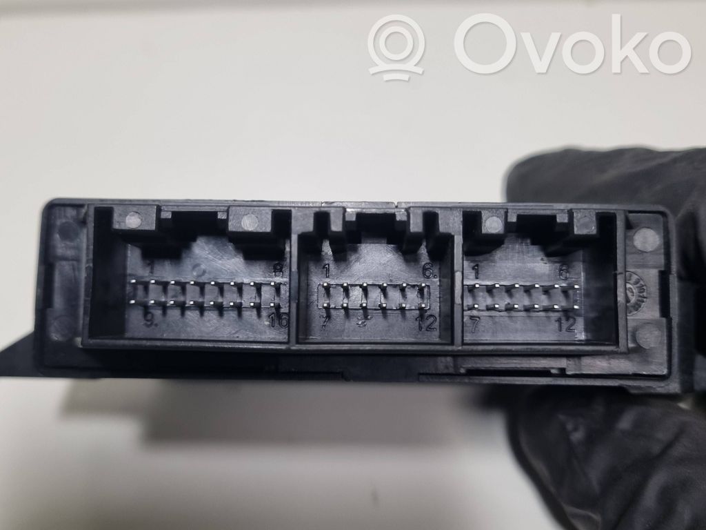 Audi A4 Allroad B8 Pysäköintitutkan (PCD) ohjainlaite/moduuli 