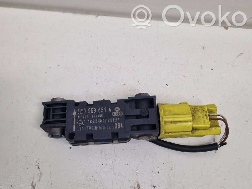 Audi A4 S4 B7 8E 8H Turvatyynyn törmäysanturi 