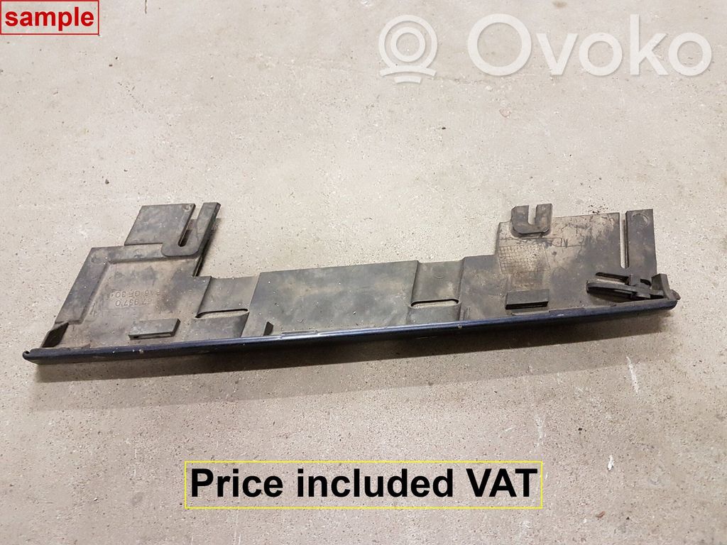 BMW 7 E38 Moulure sous phares 