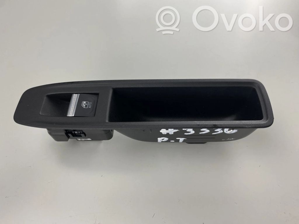 Renault Captur II Electric window control switch 
