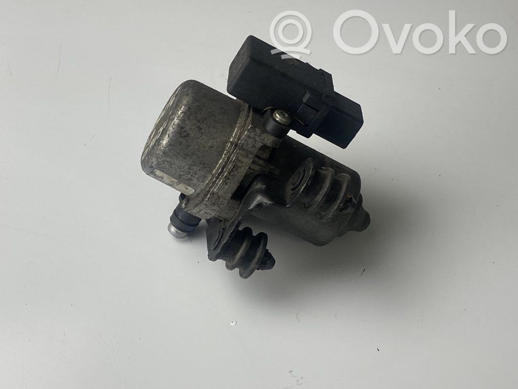 Volkswagen Golf VI Brake booster 