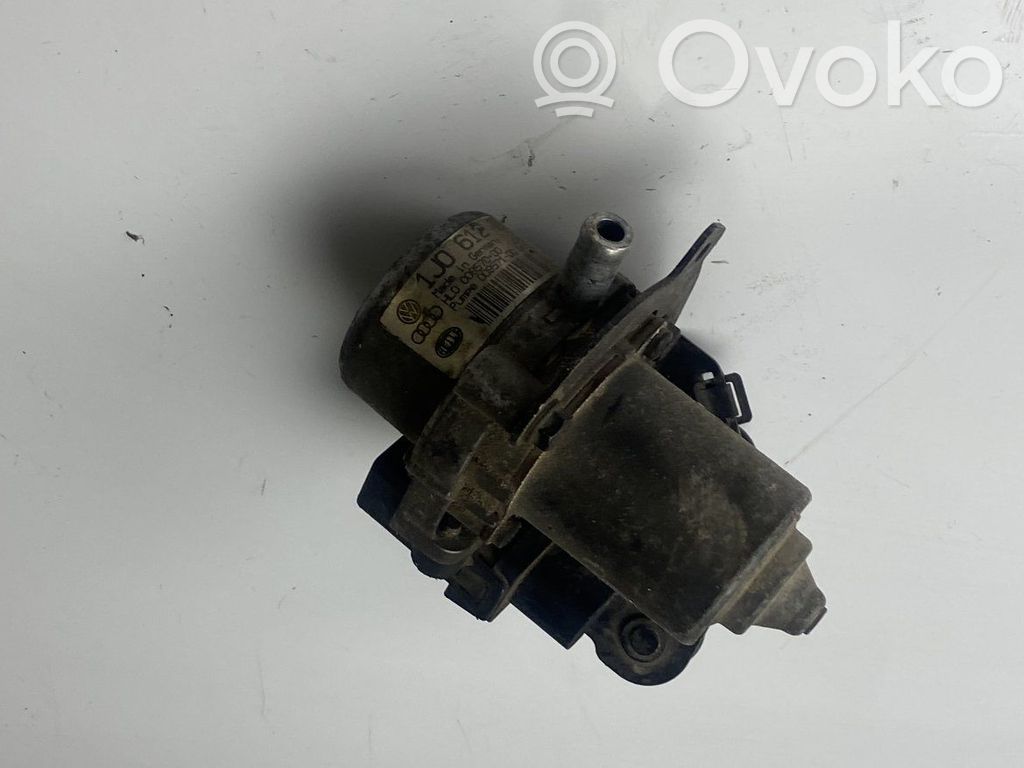 Volkswagen PASSAT B7 Brake booster 