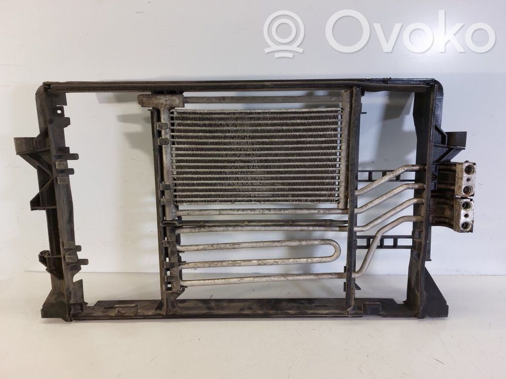 BMW 7 E38 Radiatoru panelis 