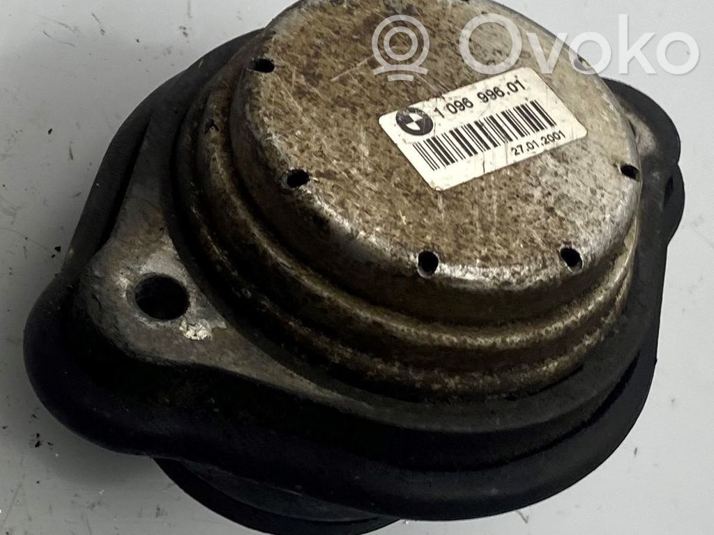BMW X5 E53 Engine mount bracket 
