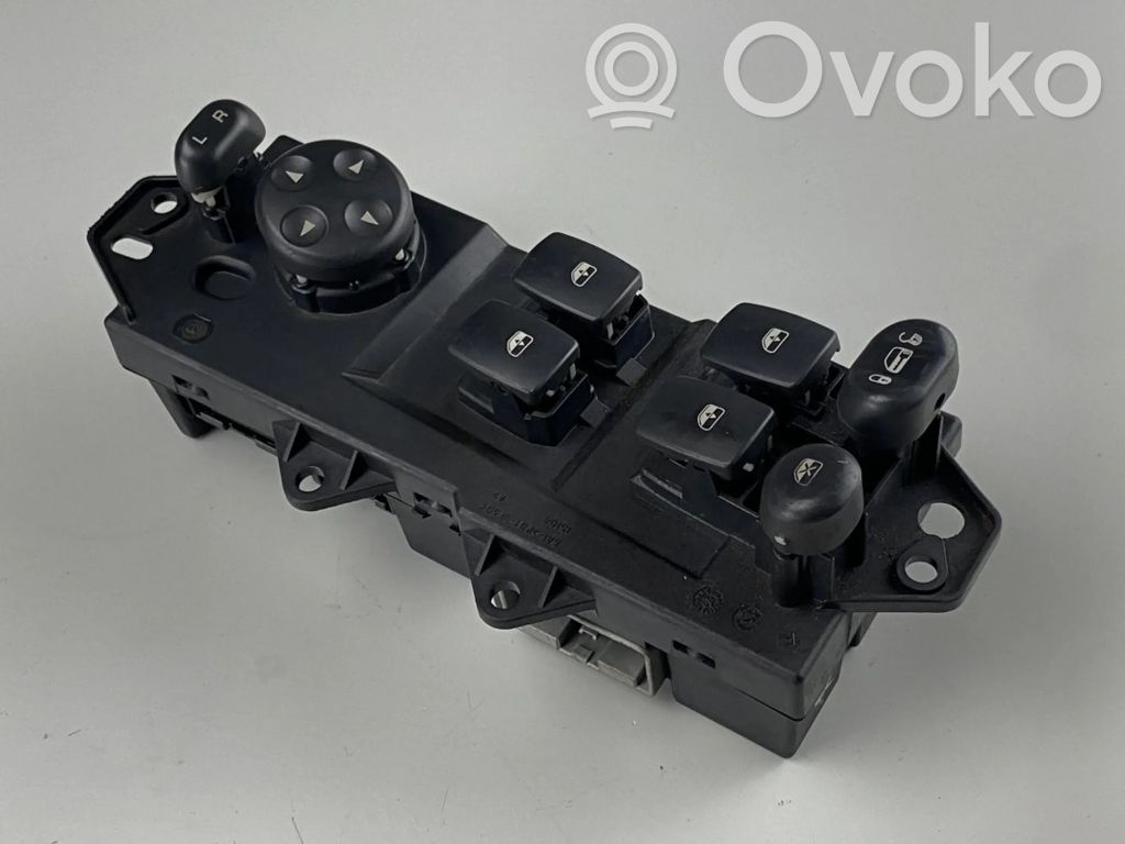 Chrysler Pacifica Electric window control switch 