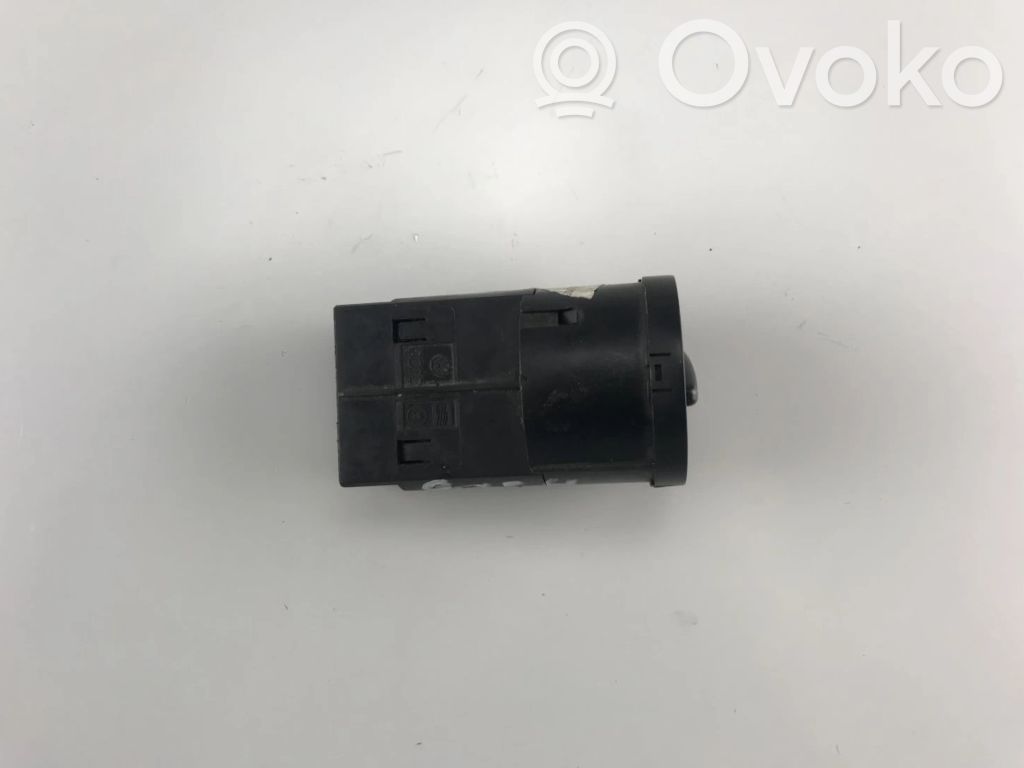 Volkswagen Golf IV Light switch 
