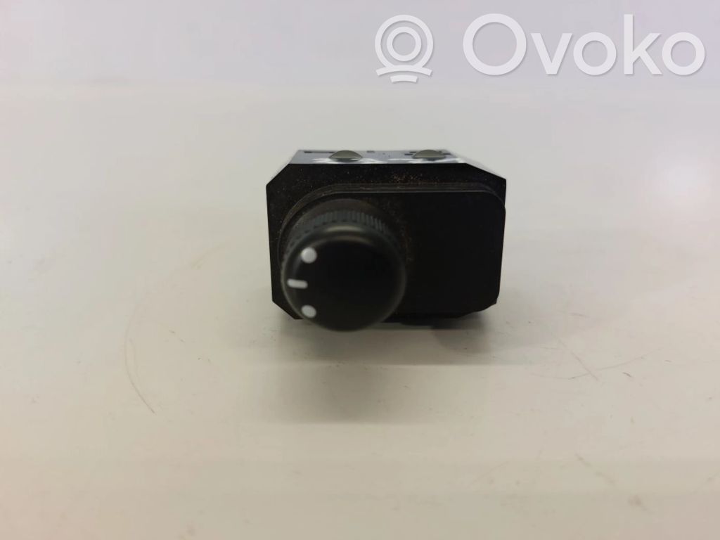 Suzuki Swift I Wing mirror switch 