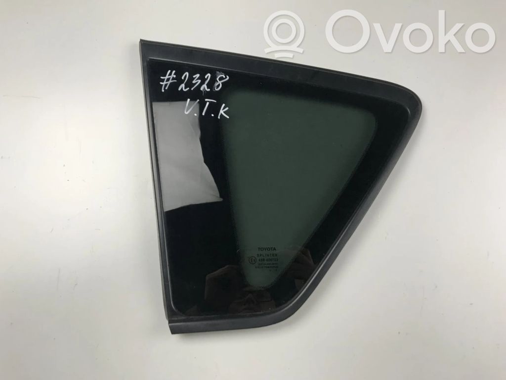 Toyota Corolla Verso E121 Szyba karoseryjna tylna 