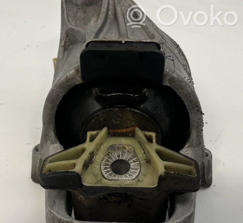 Engine mount bracket   8W0199371BD,8W0199371BD