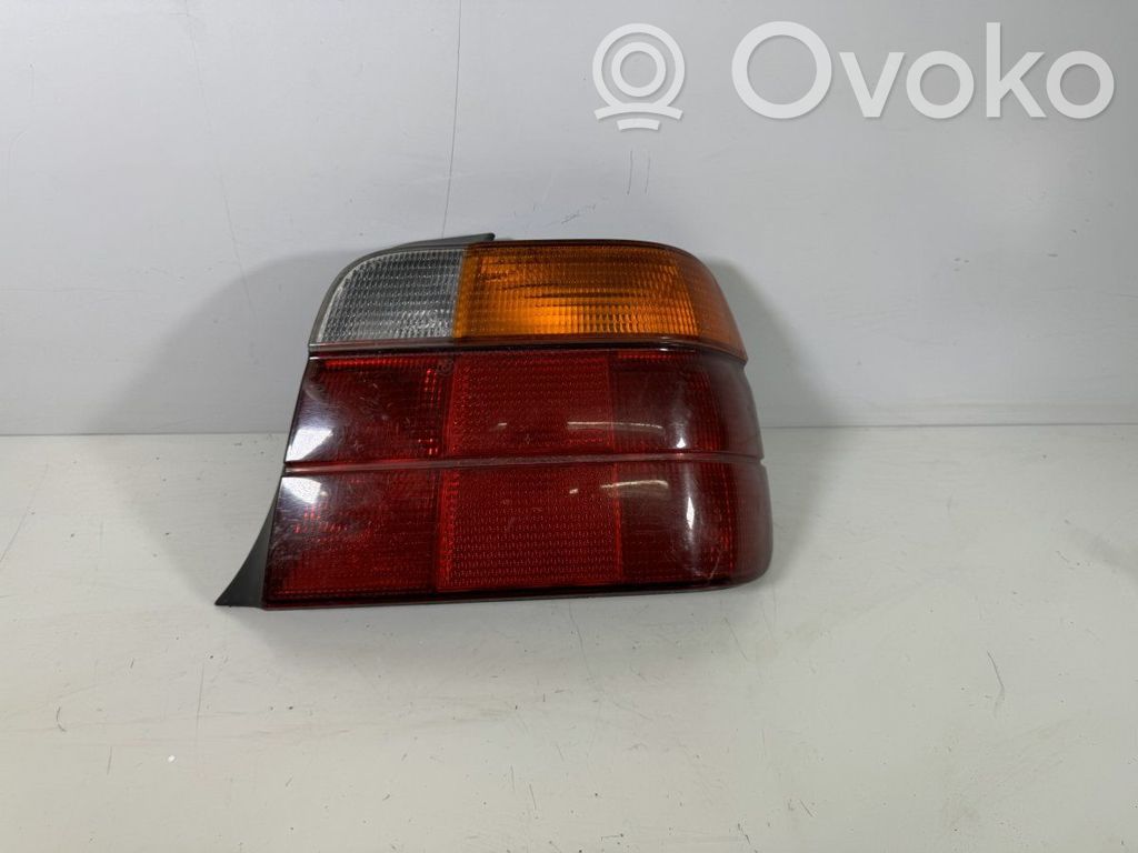 BMW 3 E36 Galinis žibintas kėbule 