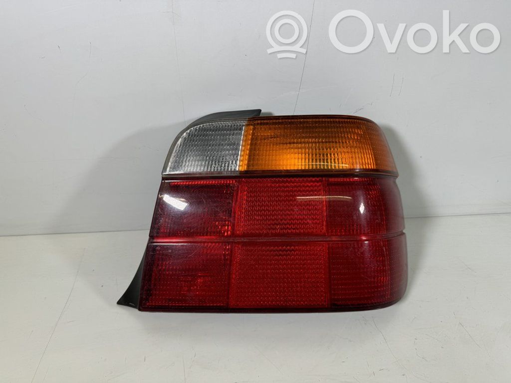 BMW 3 E36 Galinis žibintas kėbule 