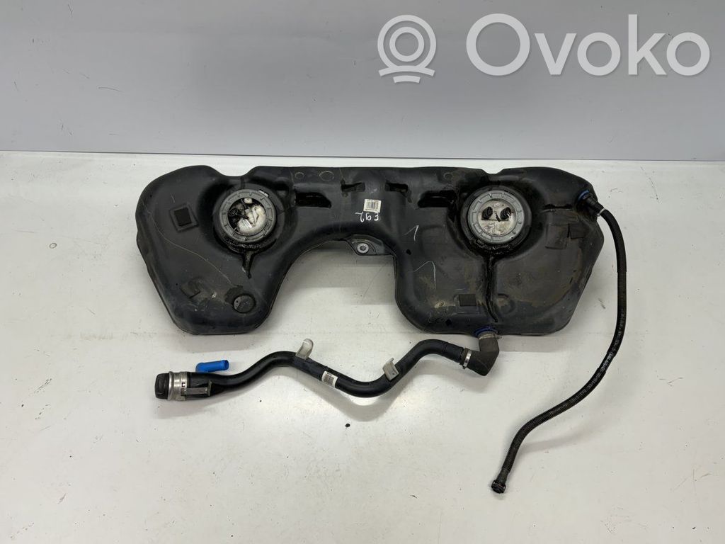 BMW 3 E90 E91 Degvielas tvertne 